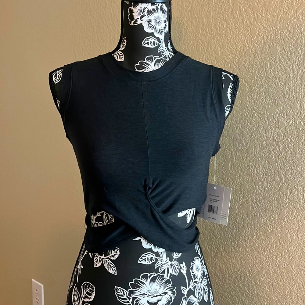 BEYOND YOGA workout wear top